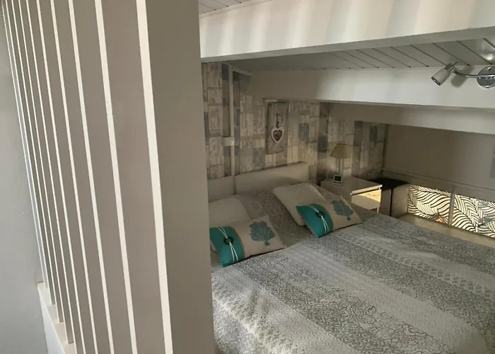 Duplex 2 Proche Golf, Richelieu Et Ile Des Loisirs Dans Quartier Calme Saint Martin Διαμέρισμα